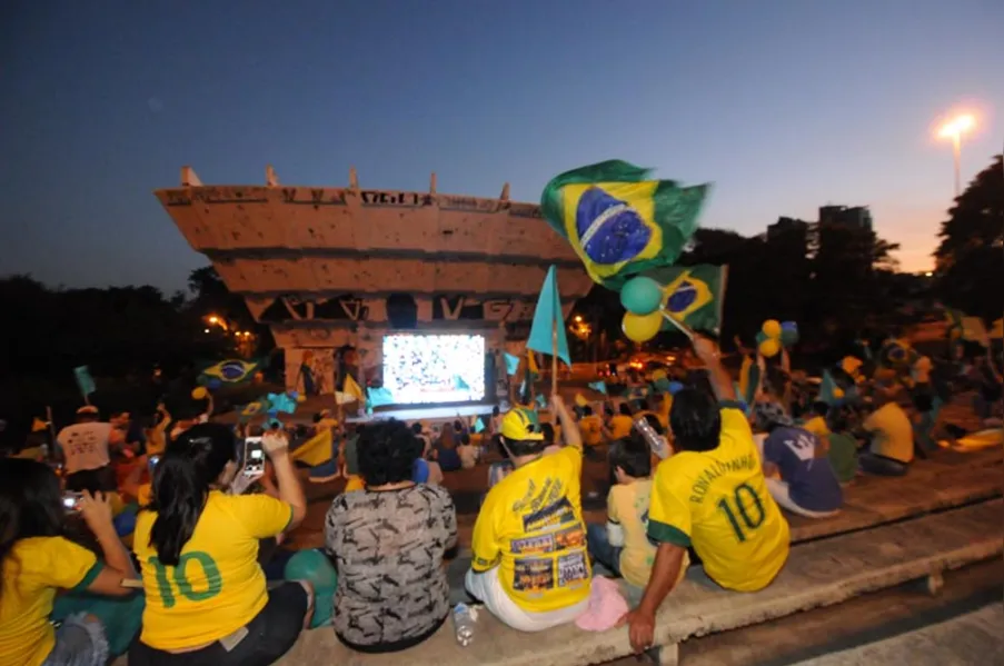 Londrinenses comemoram no Zerão