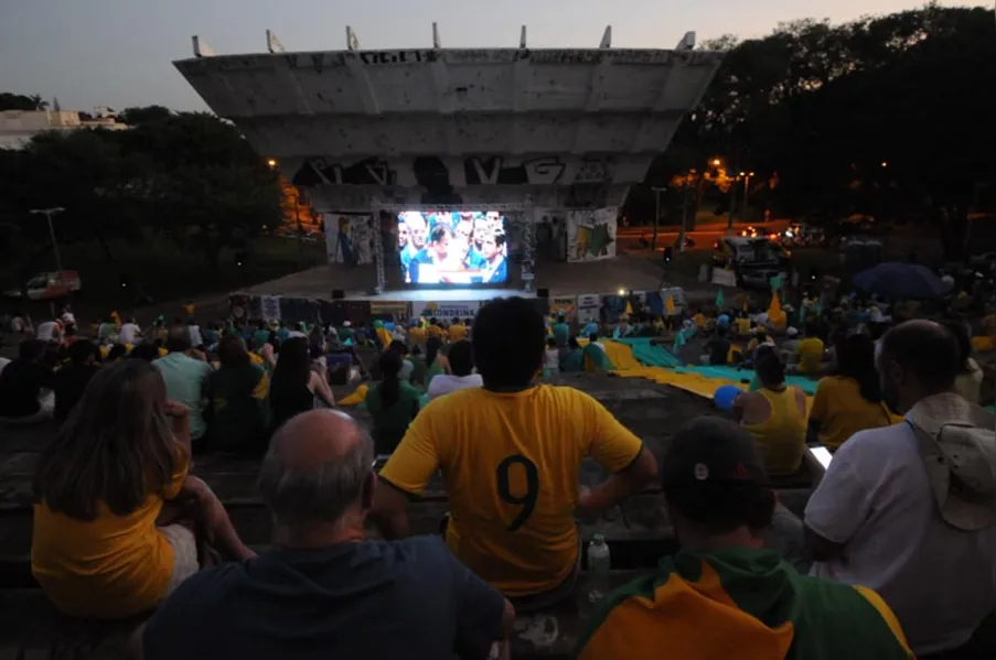 Londrinenses comemoram no Zerão
