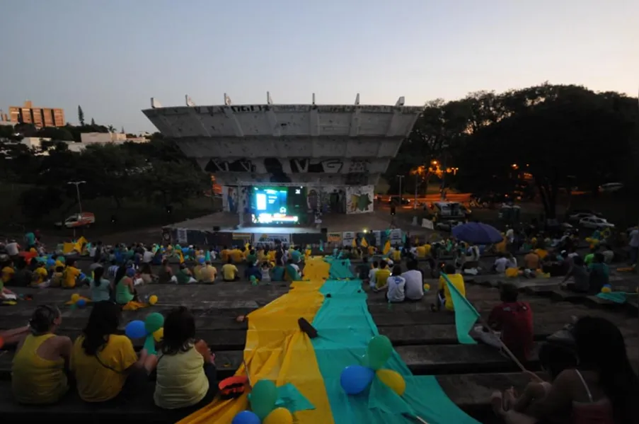 Londrinenses comemoram no Zerão