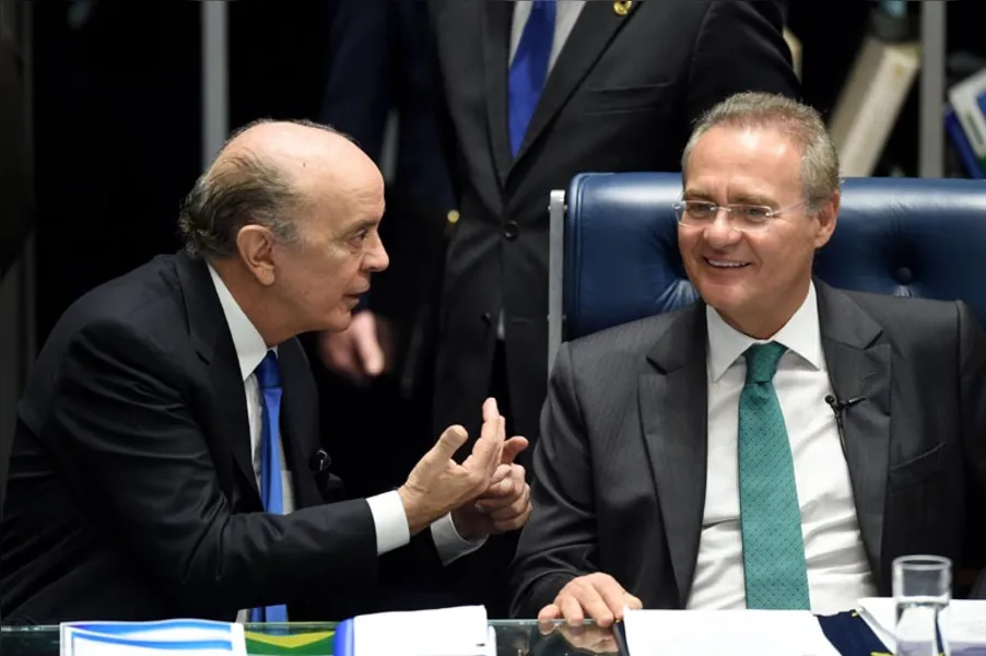 Após mais de 20 horas de sessão, impeachment de Dilma é aprovado no Senado