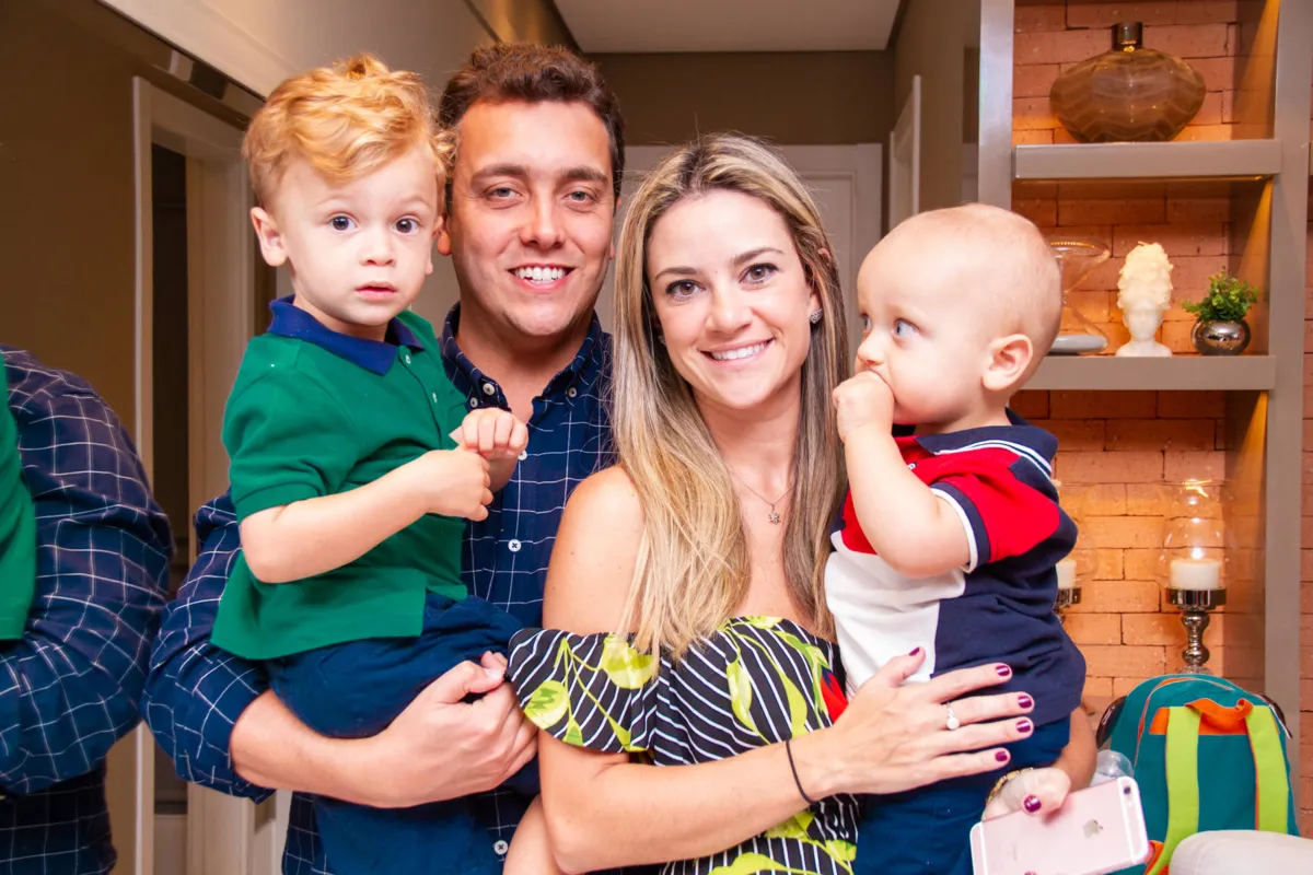 Fernando Kubrusly, Taiane Belinati e os filhos, Leonardo e Lucas
