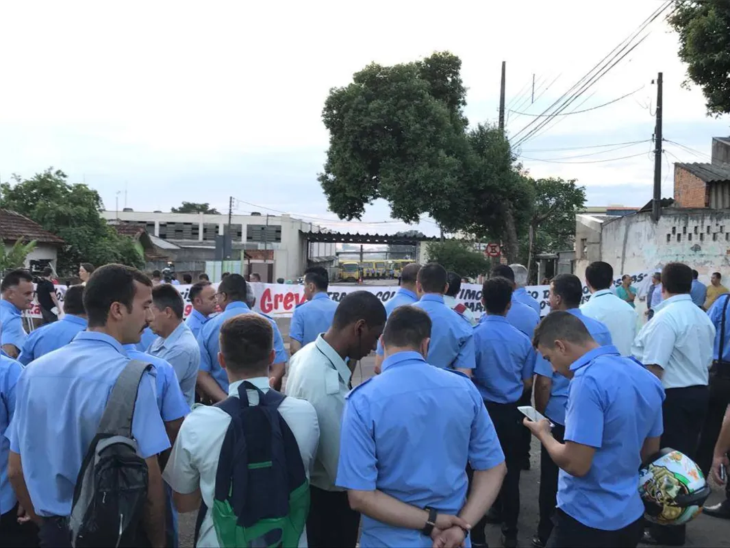 Imagem ilustrativa da imagem Funcionários decidem manter greve no transporte coletivo de Londrina