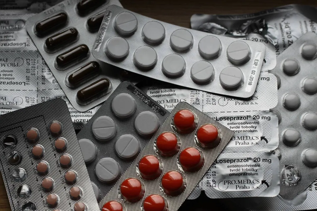 Imagem ilustrativa da imagem Procon fiscaliza medicamentos vencidos em farmácias de Londrina&nbsp;