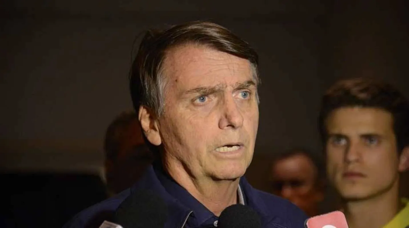 Imagem ilustrativa da imagem Bolsonaro usa conta no Twitter para divulgar calculadora da 'Nova Previdência'