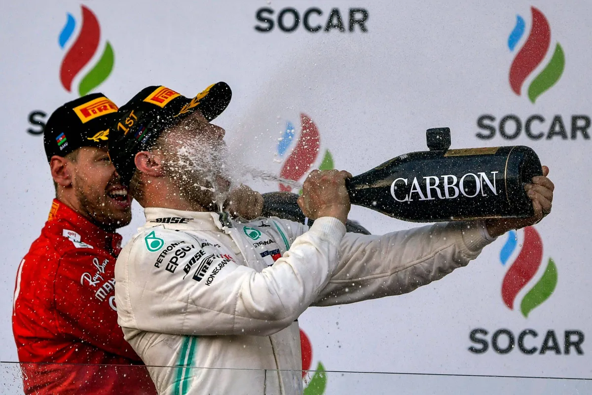 Imagem ilustrativa da imagem Bottas vence, assume a ponta e Mercedes faz história com 4ª dobradinha seguida