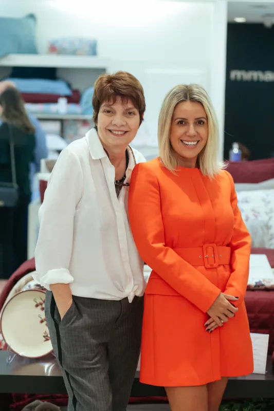 Marcia Preto e Roberta Casagrande receberam convidados, na noite mais que especial