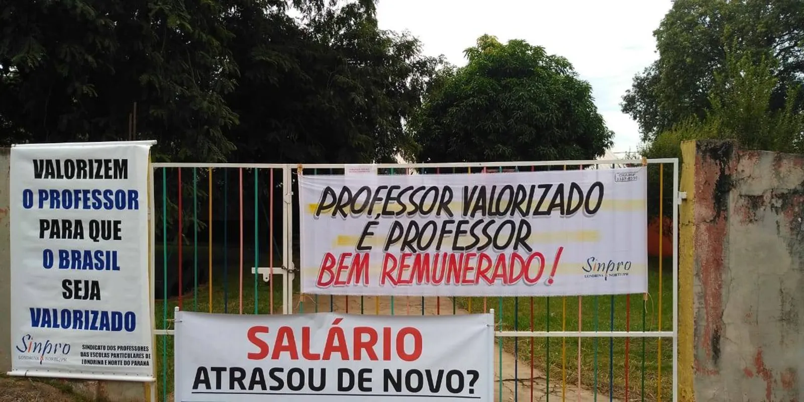 Imagem ilustrativa da imagem Com salários atrasados, professores de creche filantrópica da zona norte entram em greve