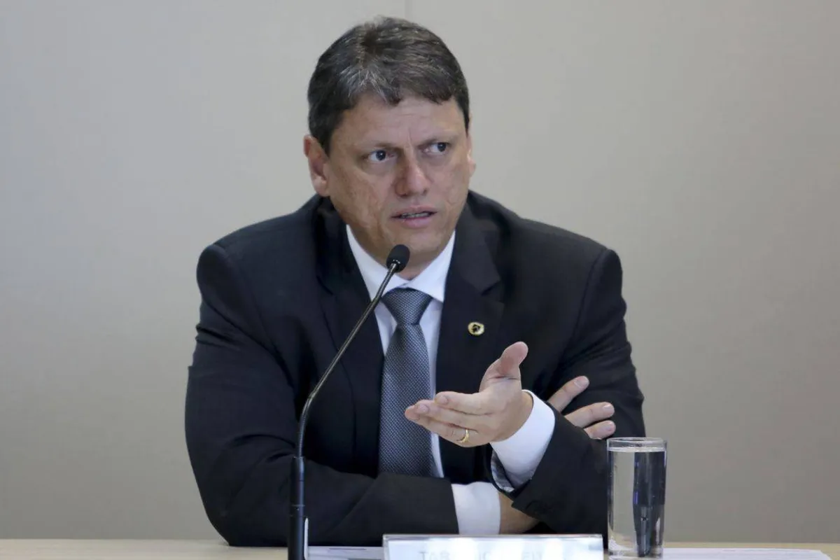 Imagem ilustrativa da imagem Governo deve divulgar edital para licitação de Porto de Paranaguá