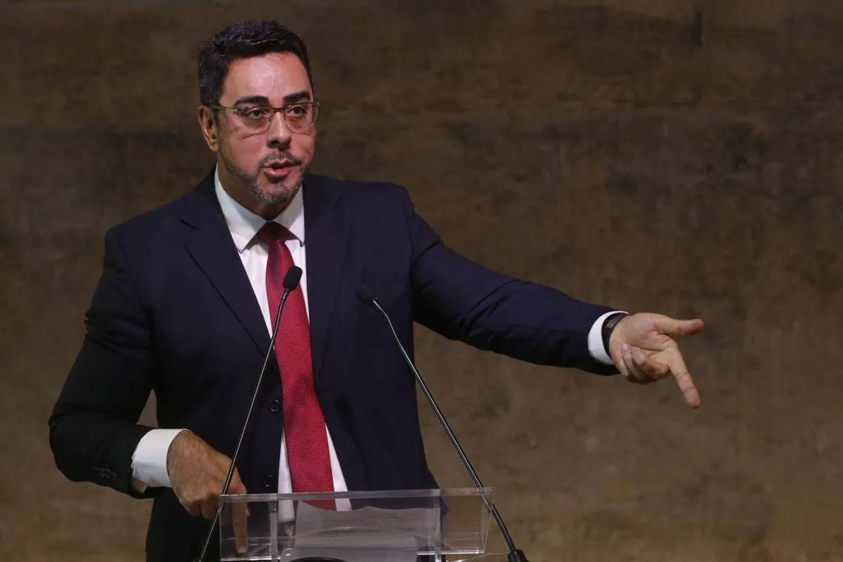 Imagem ilustrativa da imagem 'Temer é o líder da organização criminosa', diz Marcelo Bretas