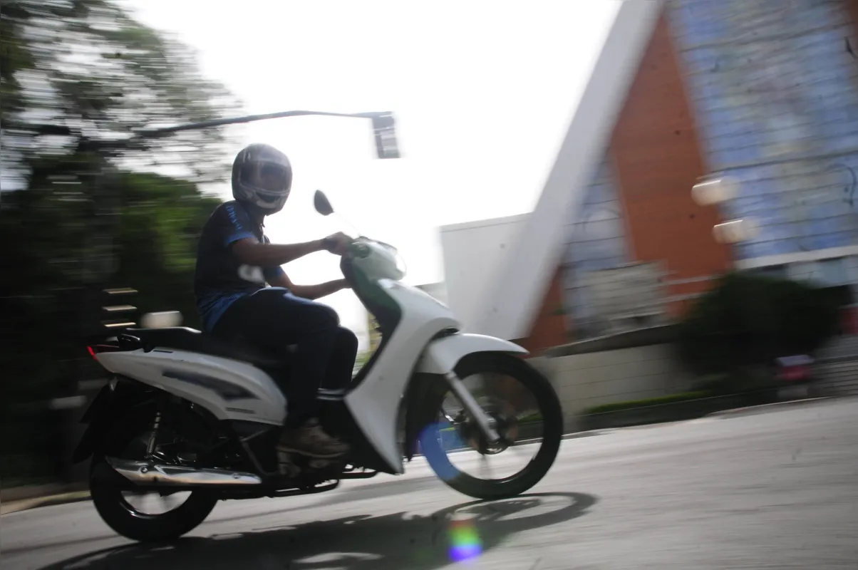 Imagem ilustrativa da imagem Câmara aprova "bolsões" de proteção de motociclistas em semáforos