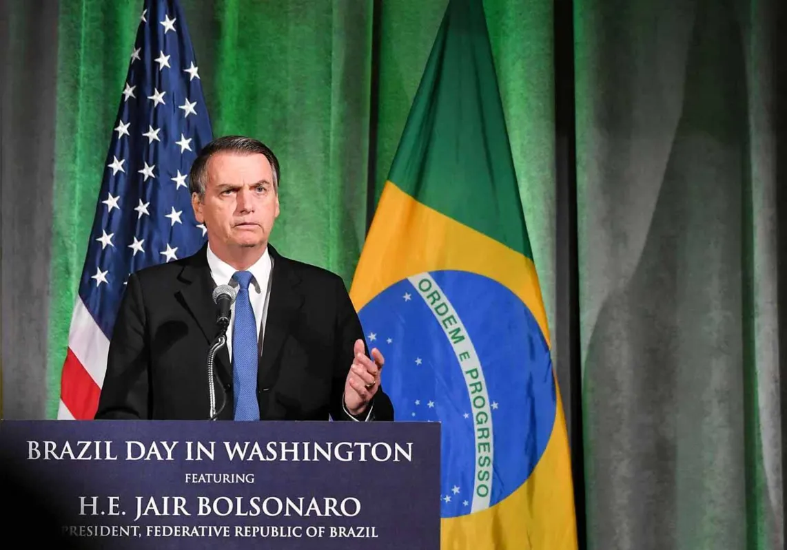 Jair Bolsonaro, em Washington: argumento é que o turismo brasileiro deve se beneficiar com a medida