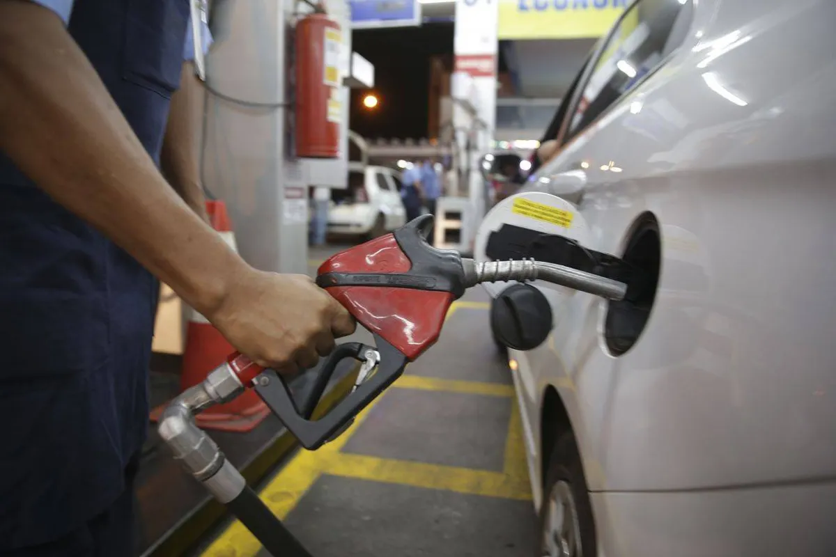 Imagem ilustrativa da imagem Reajuste dos remédios e gasolina pressionam a inflação em abril
