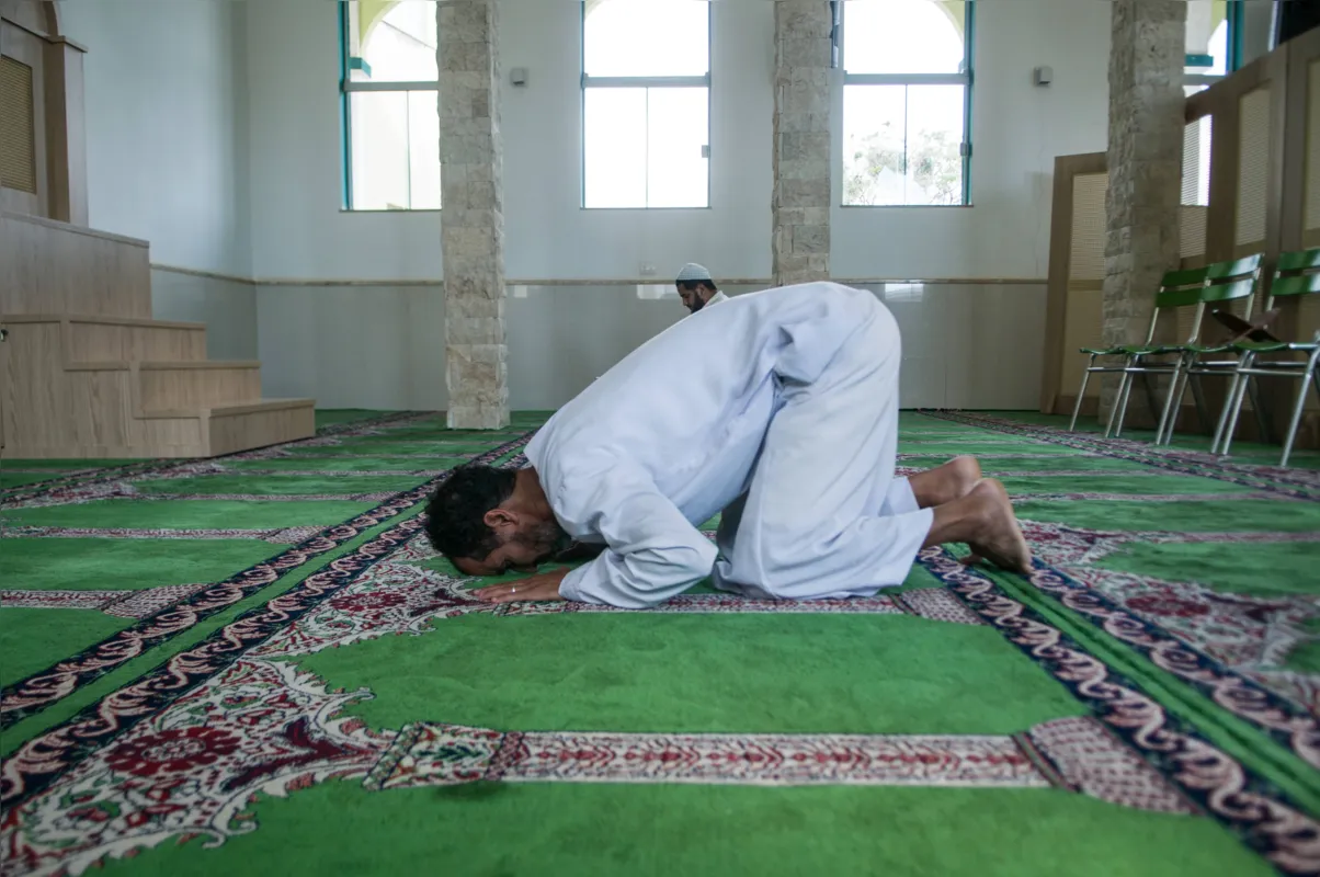 .Muçulmanos iniciam mês sagrado do Ramadã em Londrina