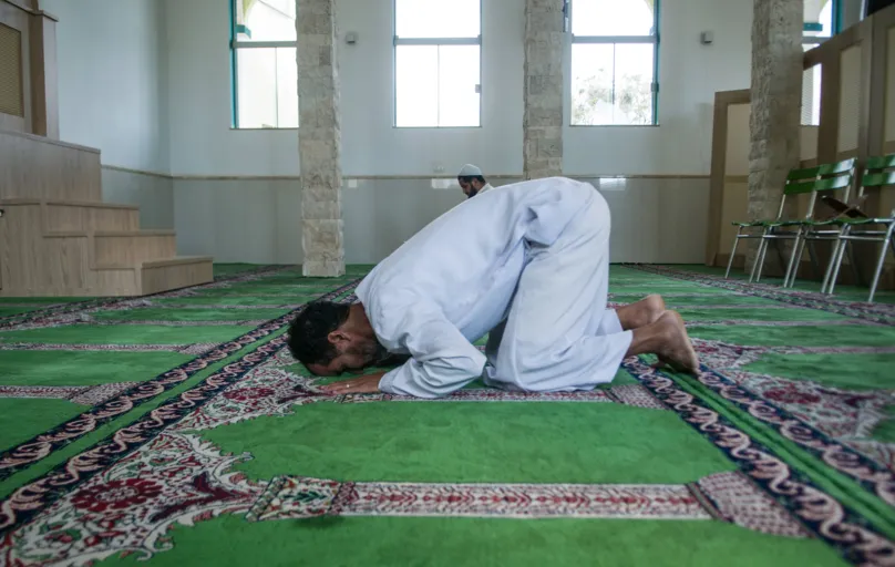 .Muçulmanos iniciam mês sagrado do Ramadã em Londrina