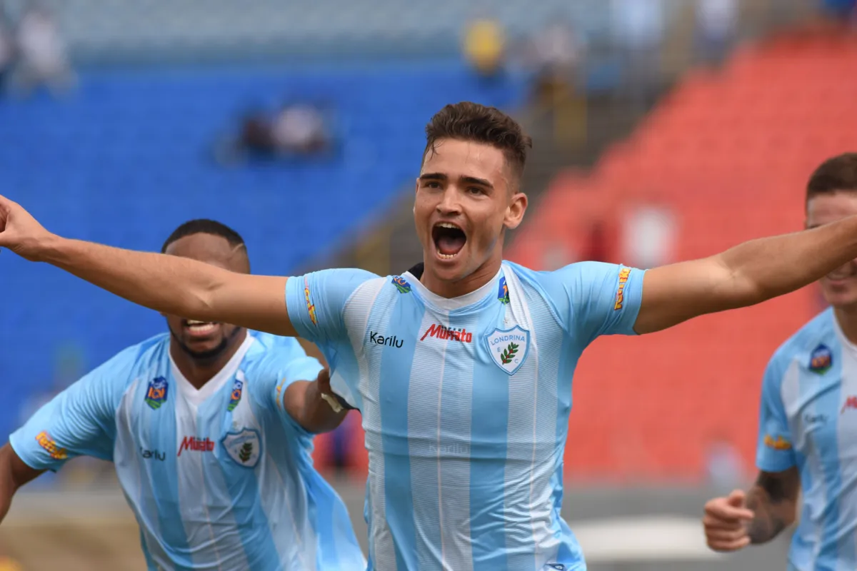 Caculé entrou aos 20 minutos de 2º tempo e marcou gol da vitória
