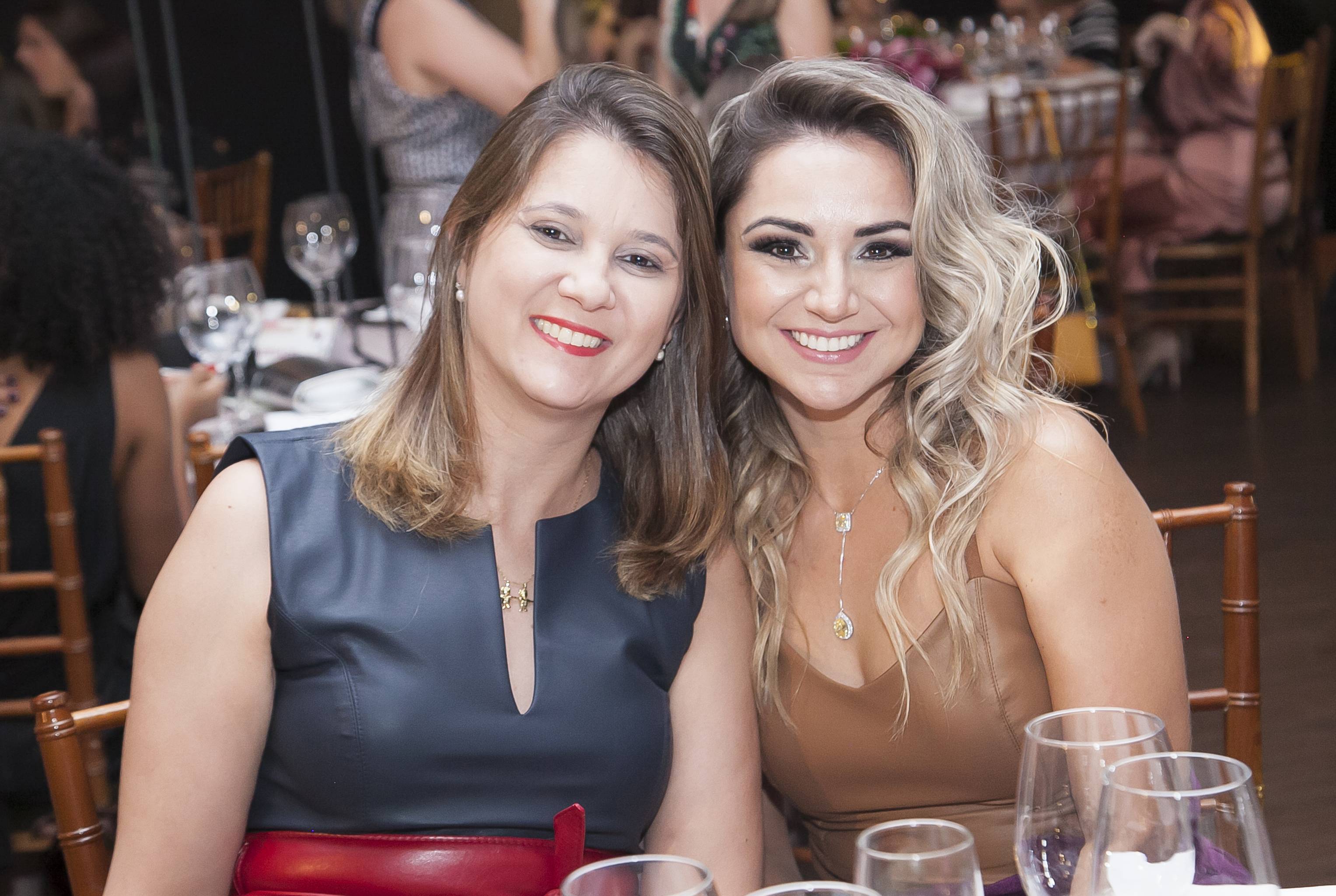 Elisângela Farias e Patrícia Viegas