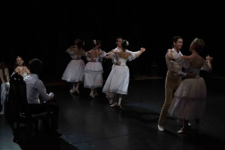 Dama das Camélias - Ballet de Londrina no Festival de Dança (2018) - Foto Isaac Sitta Fontana