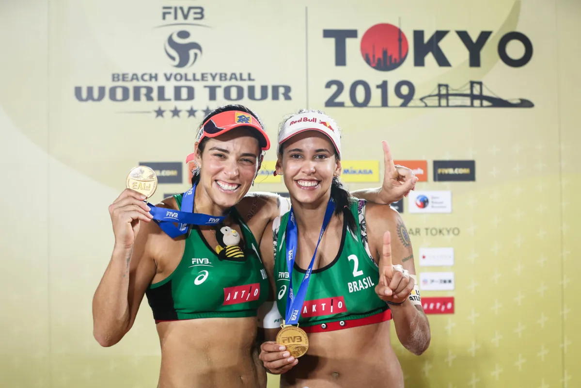 Imagem ilustrativa da imagem Ágatha/Duda vence americanas e leva o ouro na etapa de Tóquio do vôlei de praia