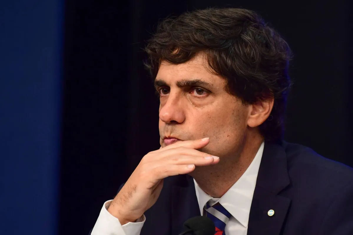   "Enquanto houver negociação, os vencimentos originais serão respeitados e os pagamentos não serão interrompidos", afirmou Lacunza