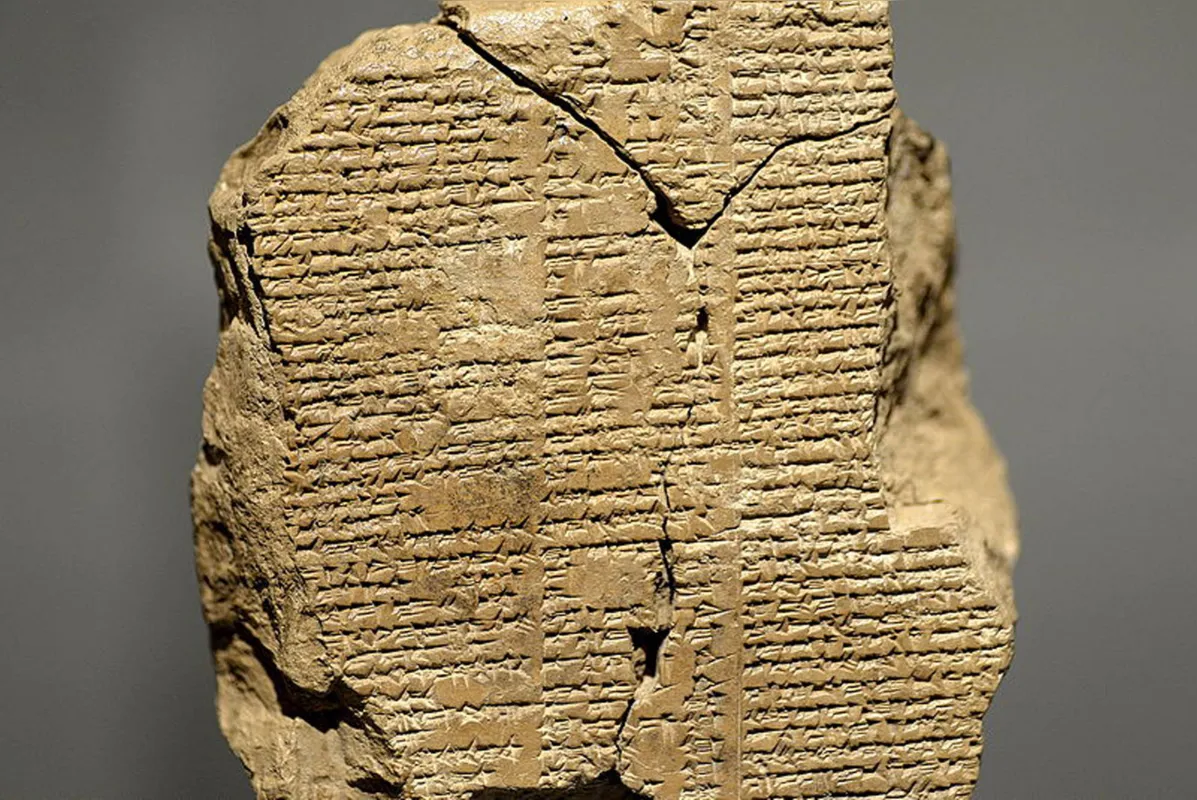 Tábua 12 da Epopeia de Gilgámesh: Acervo do Museu Britânico de Londres