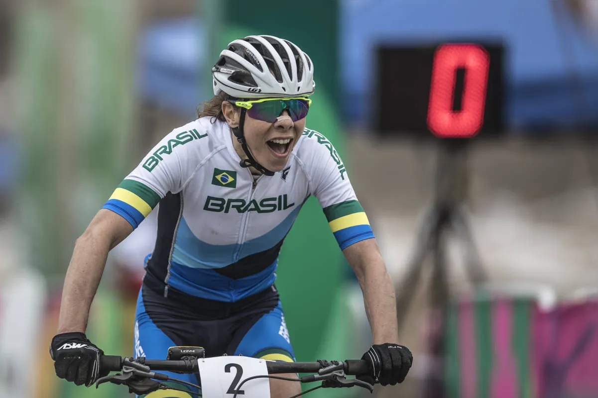 Imagem ilustrativa da imagem Avancini tem problema mecânico e só leva a prata no ciclismo; Jaqueline é bronze