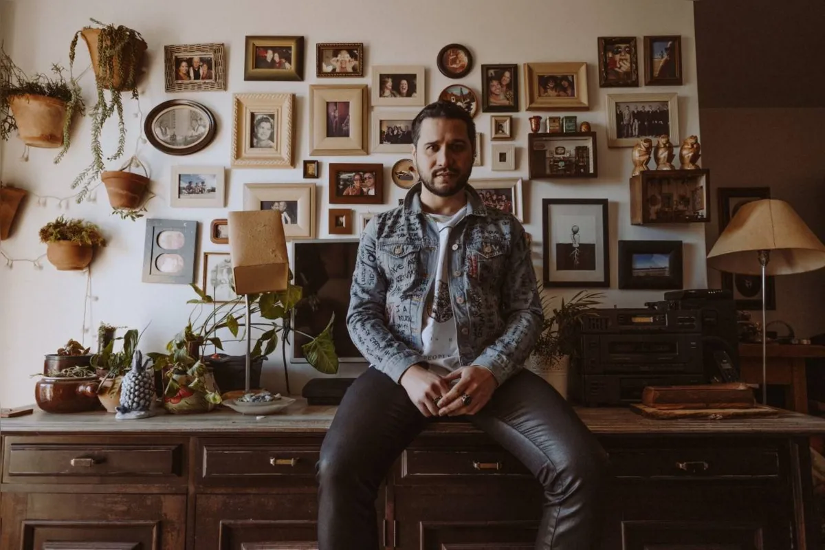 Imagem ilustrativa da imagem Cantor londrinense lança clipe com música autoral