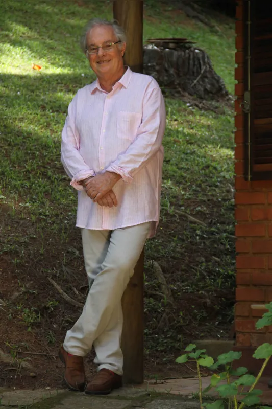  "O balanço que eu faço é de muita alegria e que eu ainda pretendo fazer por muitos anos", diz o cantor sobre sua trajetória de vida 