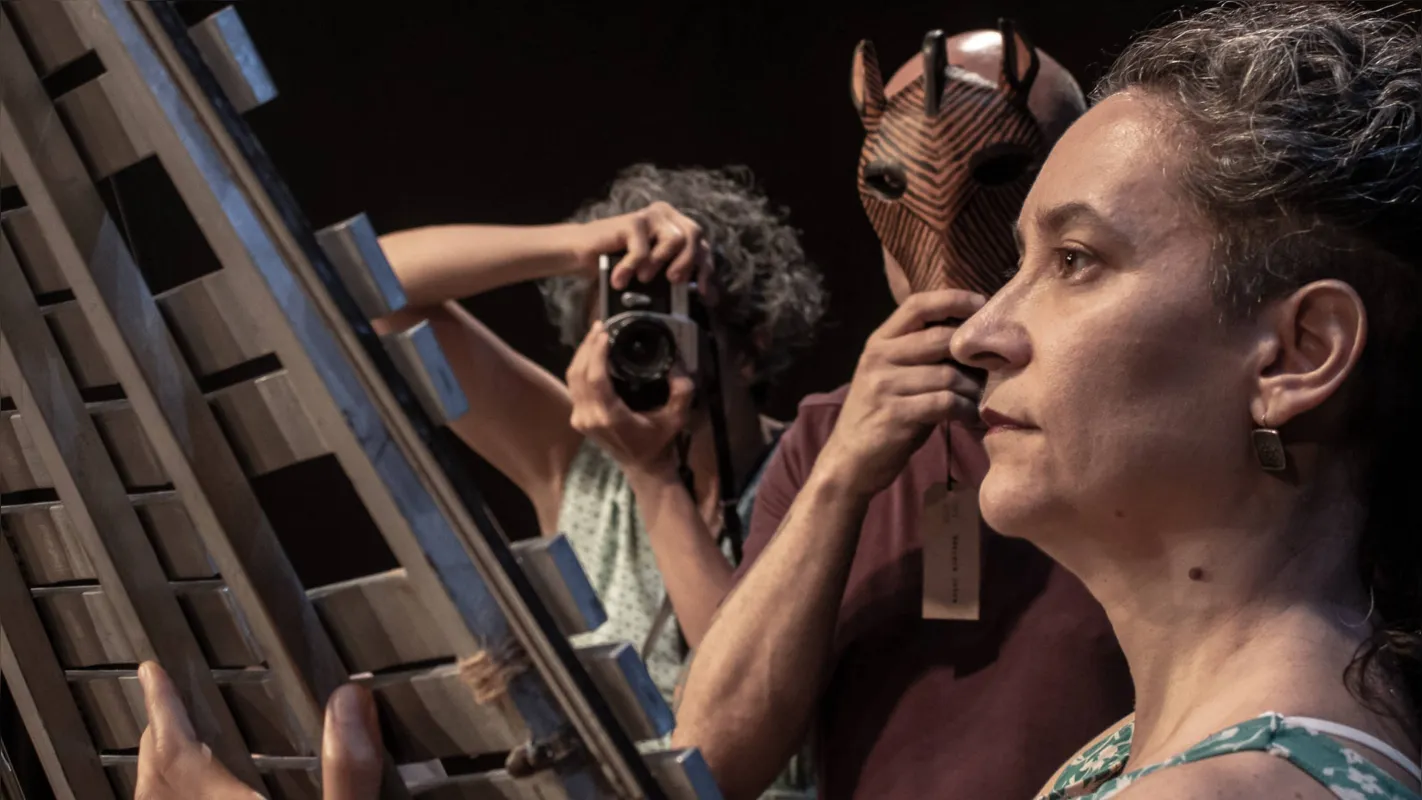 O grupo Lume Teatro, de Campinas (SP), apresenta o espetáculo "Kintsugi, 100 Memórias"