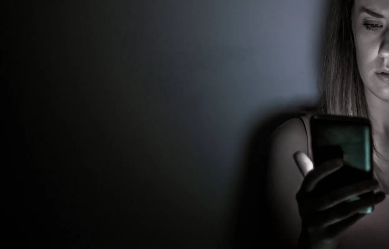 O cyberstalking, assédio por meio da internet, tem se tornado comum com o avanço da tecnologia