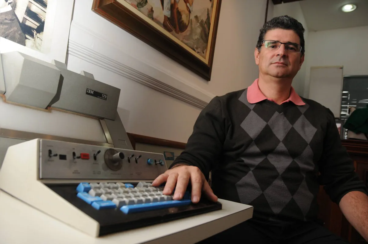 "A informática vem ao encontro da necessidade do ser humano", afirma o gerente comercial Claudemir Garcia 