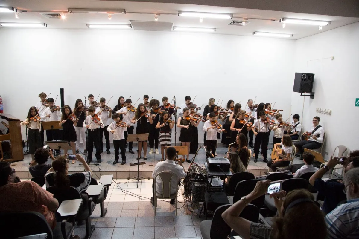 Concerto na Escola Sol Maior reúne, nesta terça (20) 80 integrantes: evento marca o encerramento das oficinas musicais