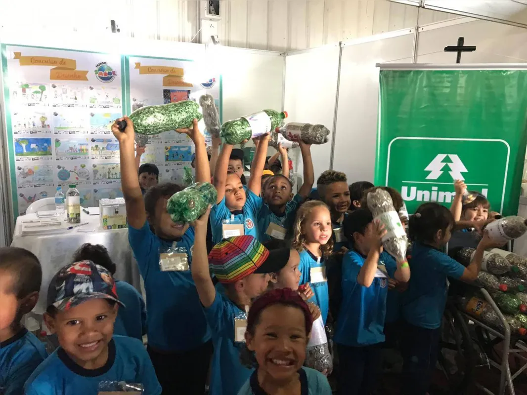 Alunos do Centro Municipal de Educação Infantil - Cmei Francisco Seixas – participaram com muita empolgação da Campanha 'Eu Ajudo na Lata', da Unimed
