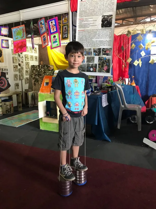 Matheus Sasaki, 7 anos,conheceu no Londrina Mais o que é um 'pé de lata' e se divertiu 
