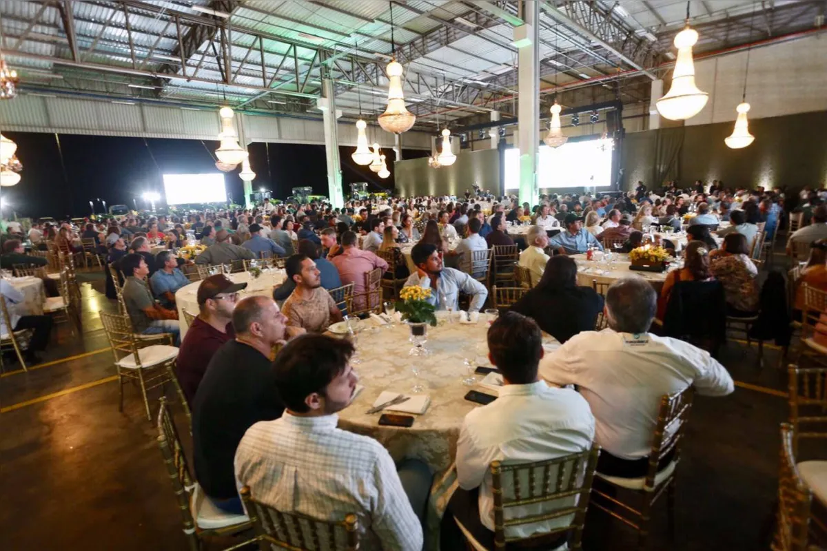 Mais de mil convidados participaram da inauguração da Cocamar Máquinas em Cambé