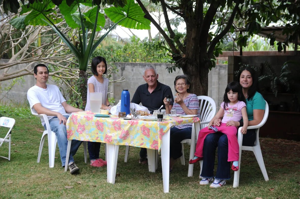 A família Souza leva uma vida tranquila em uma chácara na região do Limoeiro: rotina em outro ritmo