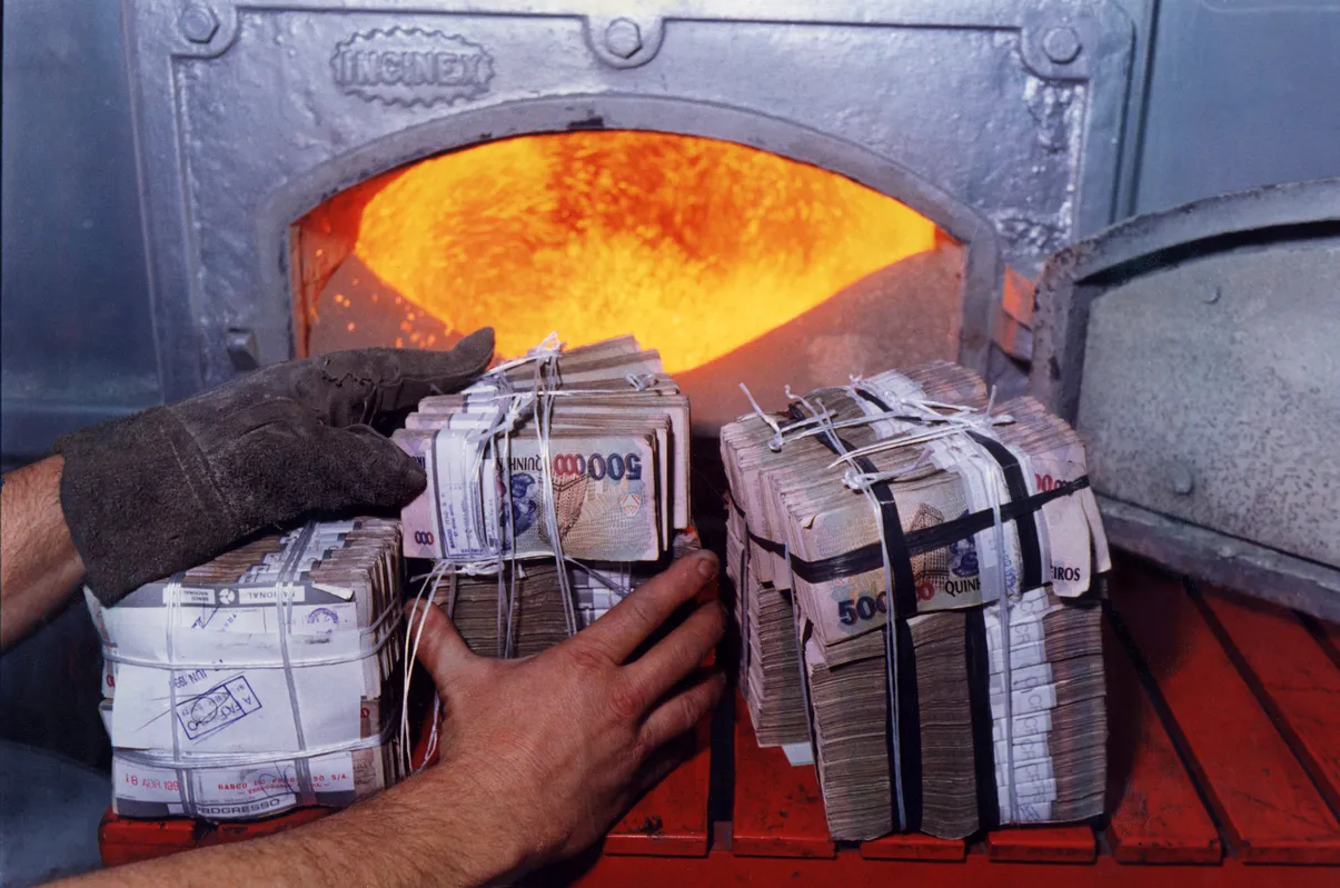 Casa da Moeda incinerou os cruzeiros reais (1994) FOTO Otávio Magalhães/AE