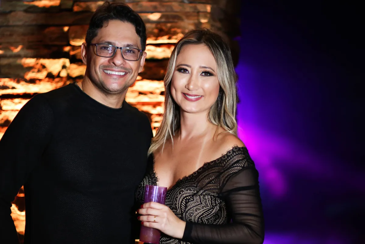 A aniversariante e o marido, o dentista Fábio Sene