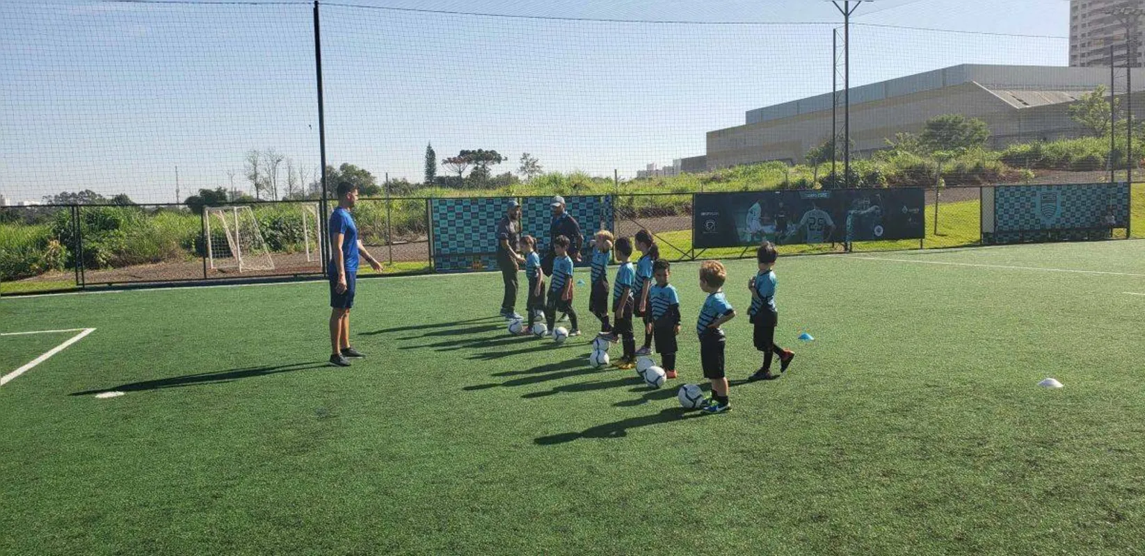 Imagem ilustrativa da imagem Em busca do sonho chamado futebol
