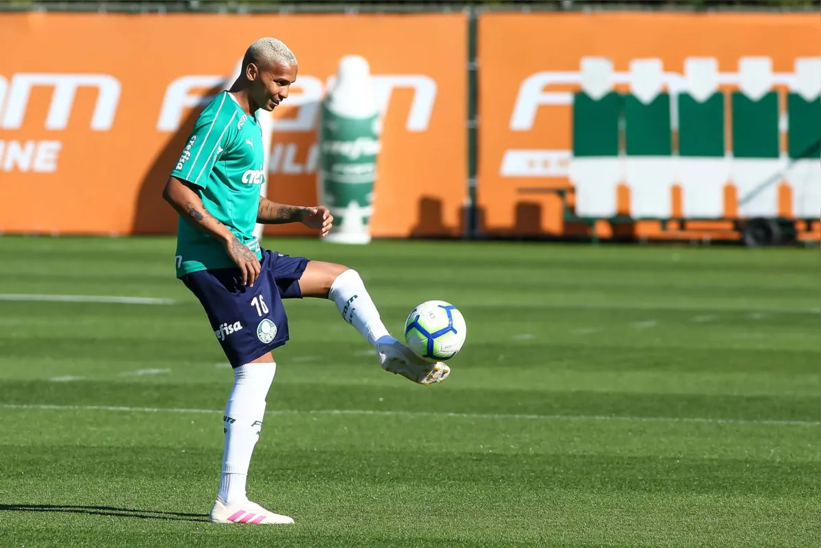 Com a lesão de Borja, Deyverson deve ganhar mais uma chance no Palmeiras