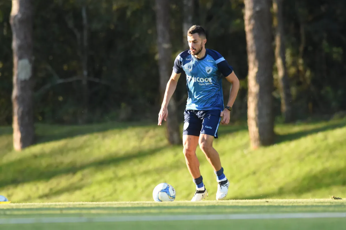 "Estamos muito motivados para esta partida", afirmou o volante Anderson Leite
