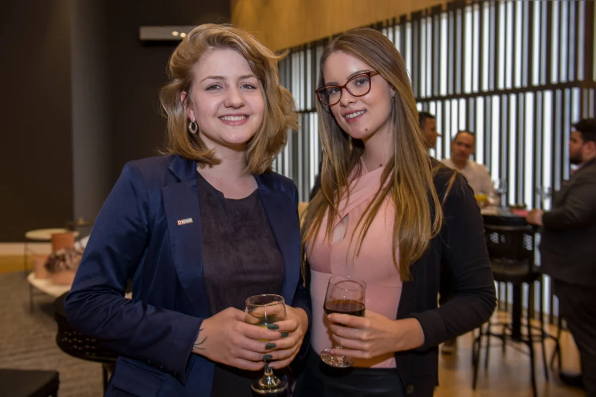 Maria Carolina Pauli e Michelle Monteiro Kosinski