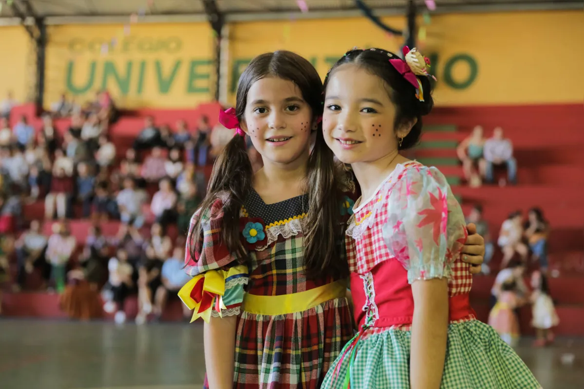 Victória Miranda Candido e Yasmin Hikari Makuta