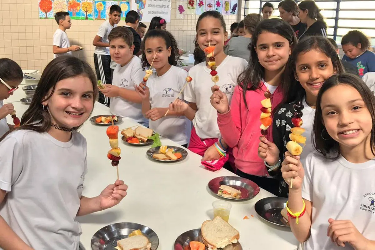 Imagem ilustrativa da imagem GIRO PELO PARANÁ - Escola de Cianorte discute alimentação saudável