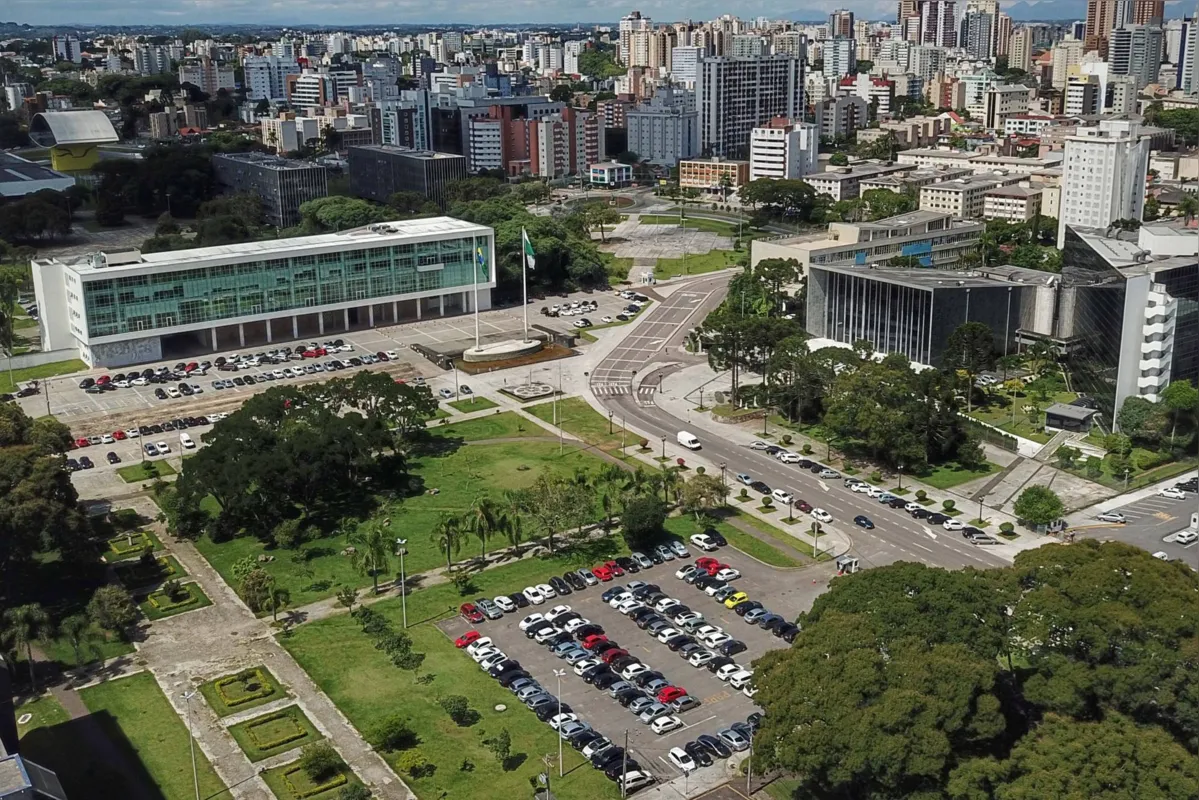 Imagem ilustrativa da imagem Governo do Estado protocola novo projeto da data-base dos servidores