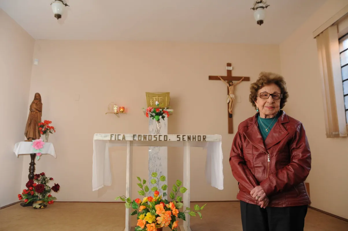  Rosalina Lopes Franciscão, 94, é a fundadora do Iles: dedicação, persistência e sensibilidade  