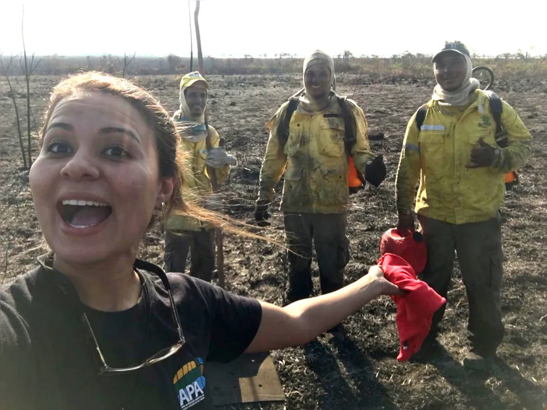 Equipe celebra fim de incêndio no Parque Nacional de Ilha Grande