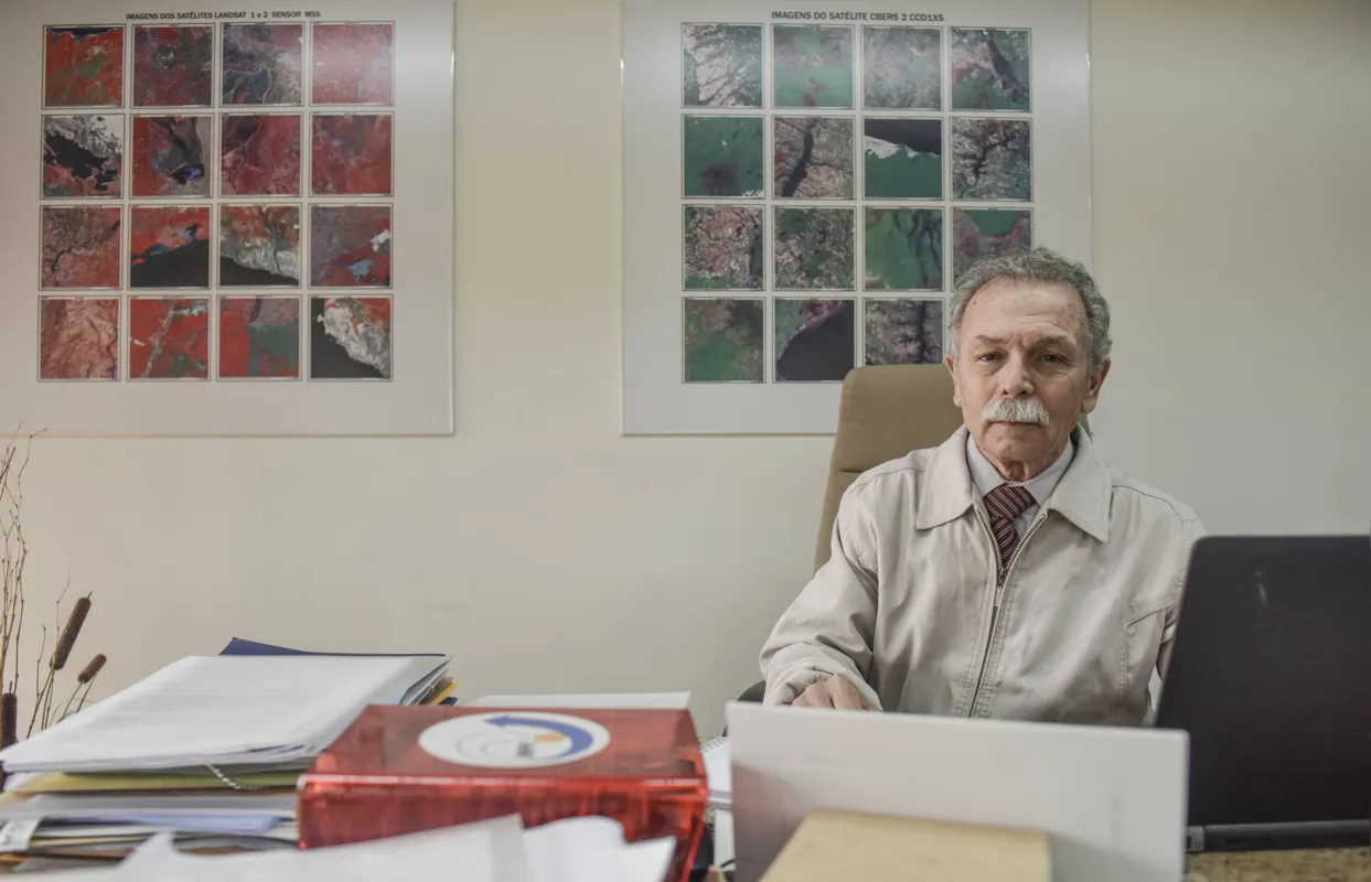 Imagem ilustrativa da imagem Inpe: diretor é exonerado após críticas de Bolsonaro sobre dados de desmatamento