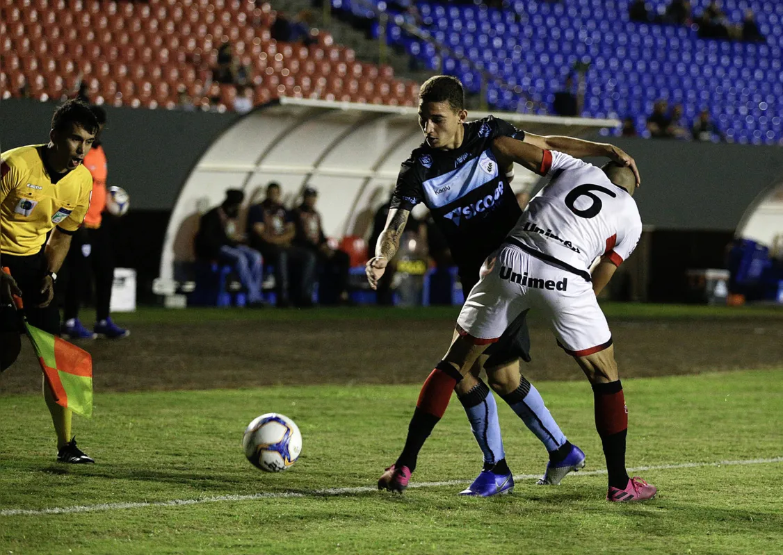 Empate com o vice-líder foi comemorado pelo Londrina