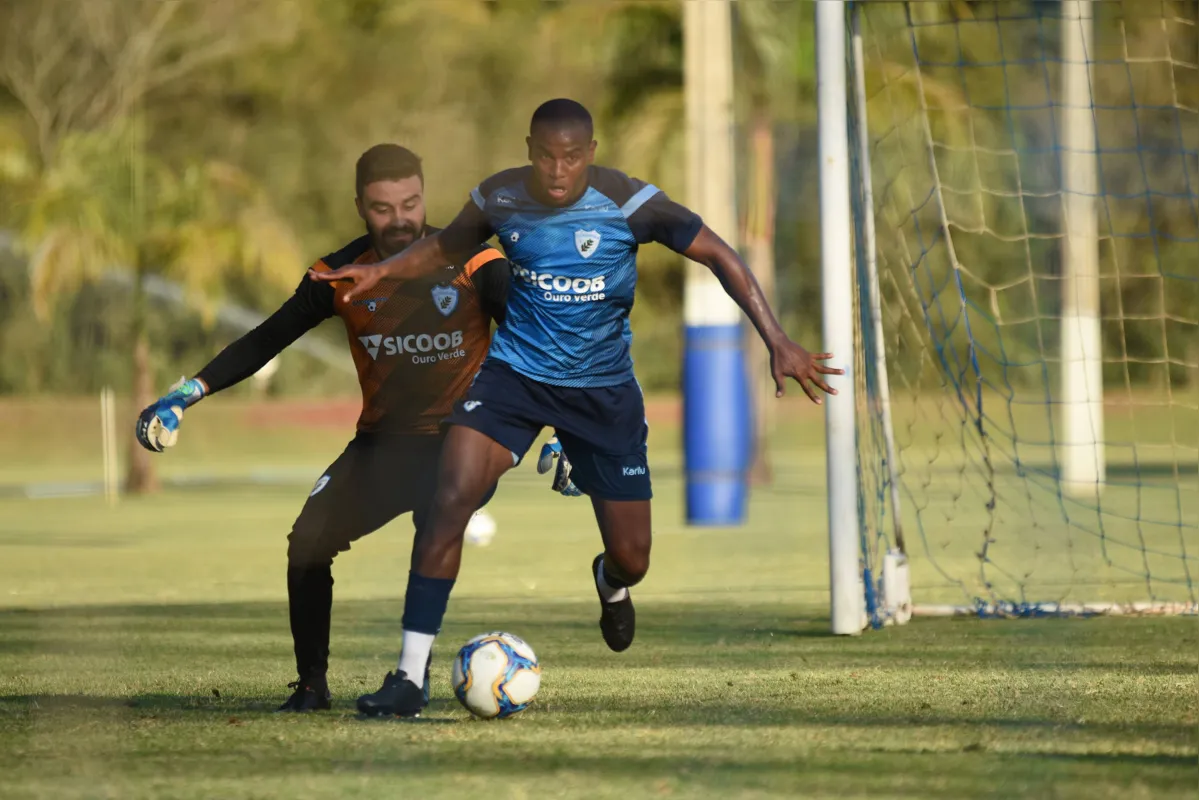Contratado no início da Série B, Hélder pode finalmente estrear no LEC