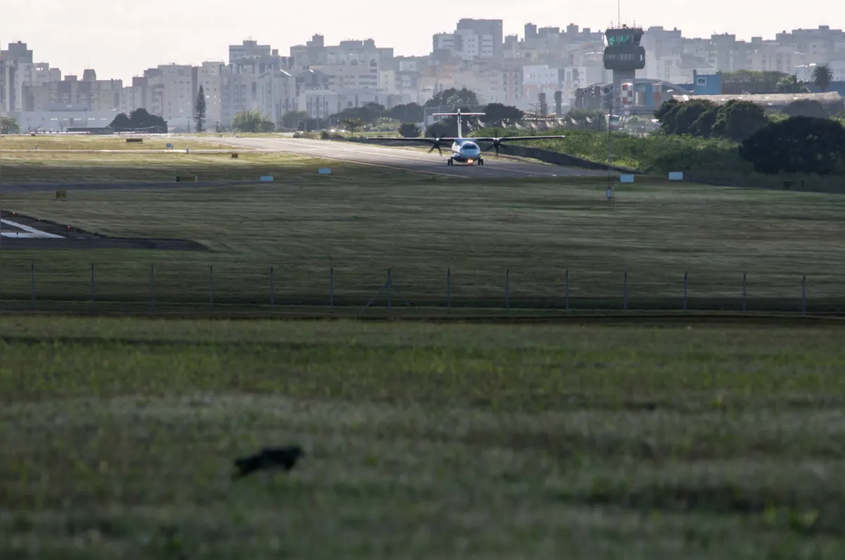 O objetivo é abrir espaço para a construção de um complexo aeroportuário, industrial e de serviços